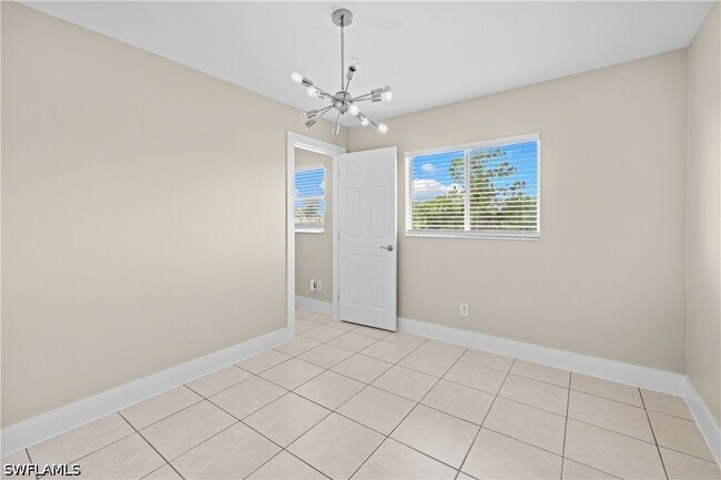 Building Photo - 909 Jaguar Blvd