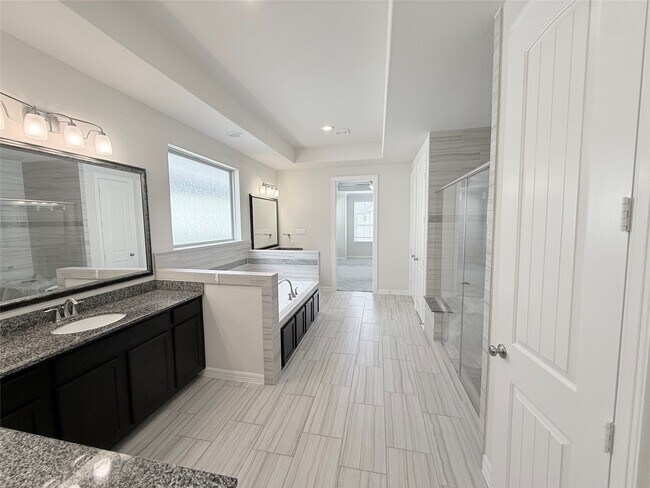 Building Photo - 13216 Green Hills Dr