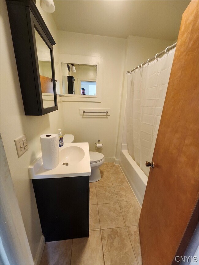 Building Photo - 2 Highland St