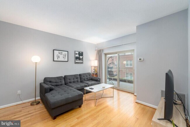 Building Photo - 960 Fell St