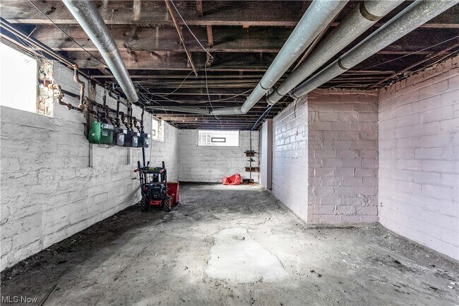 Building Photo - 4657 Warner Rd