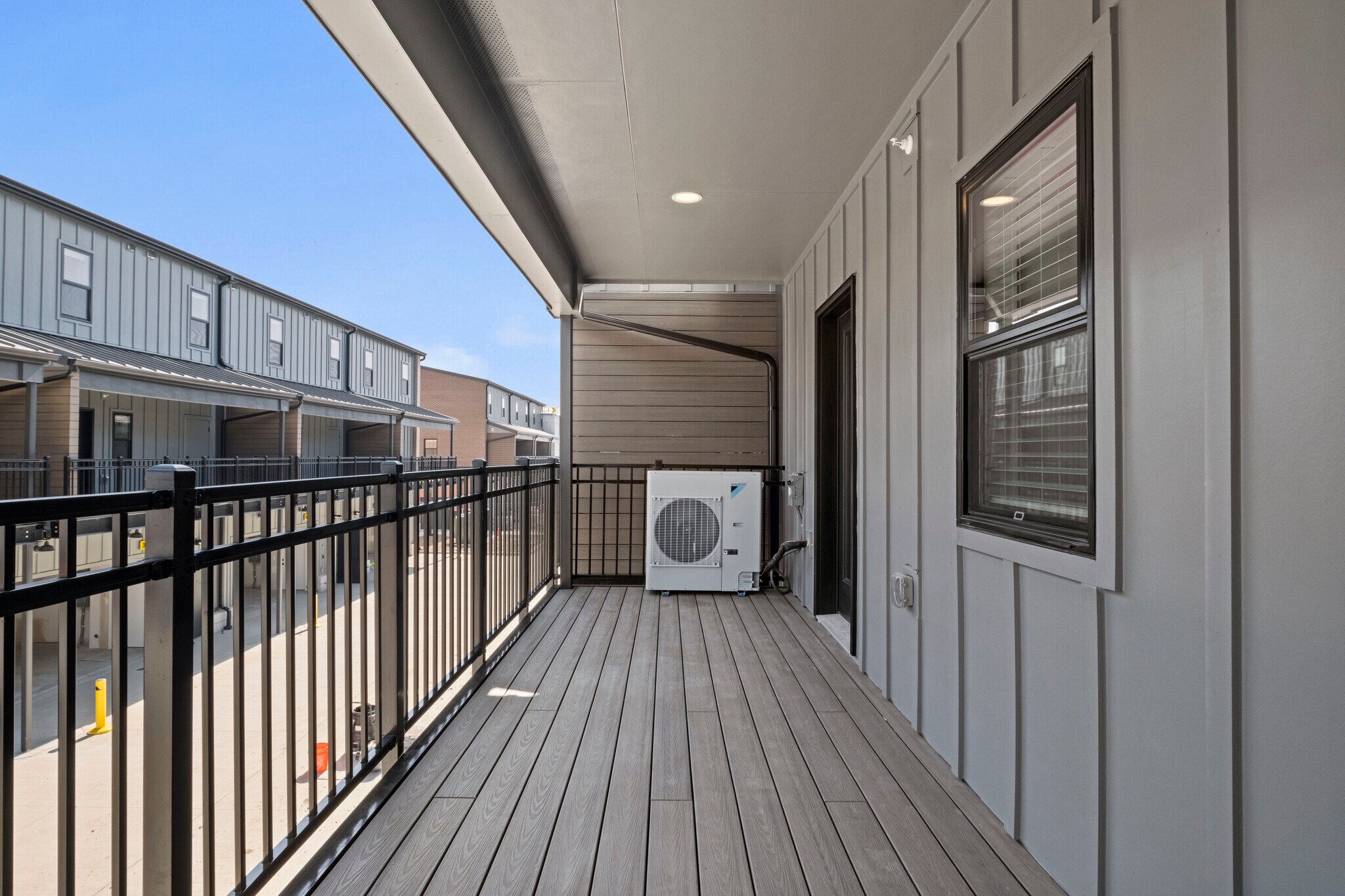 Building Photo - 3009 N Oak Trafficway