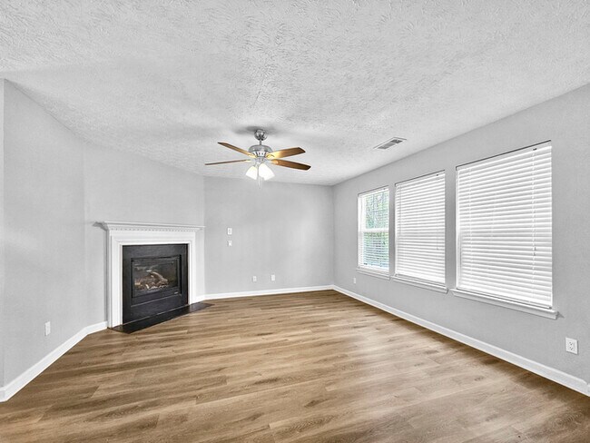 Building Photo - 1236 Liriope Ln SE