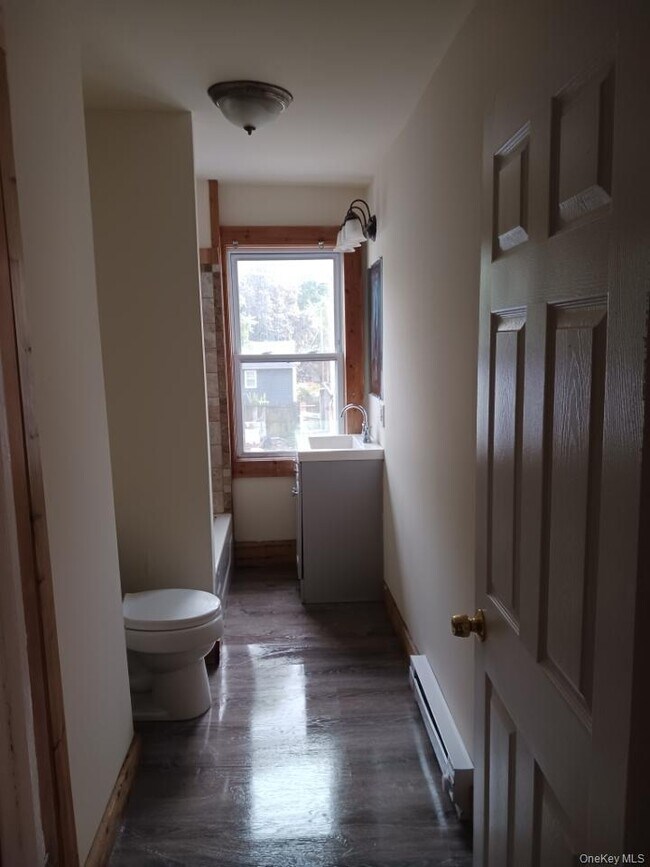 Building Photo - 24 Franklindale Ave