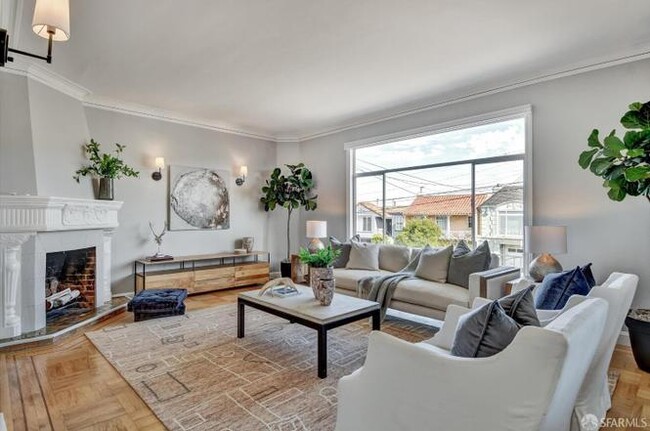 Building Photo - 1551 27th Ave