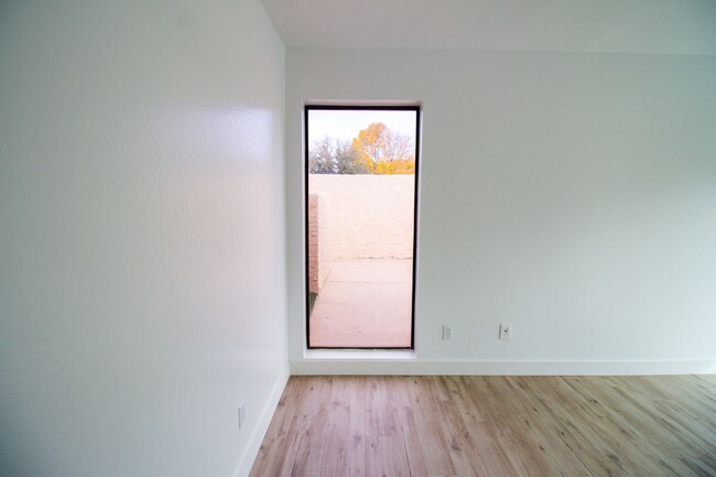 Building Photo - Scottsdale - McCormick Ranch Home - 3 Bedr...