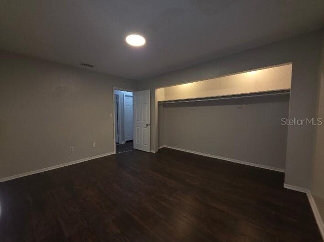 Building Photo - 843 Grove Ave