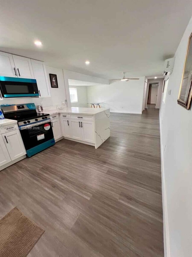 Building Photo - 2901 SW 58th St