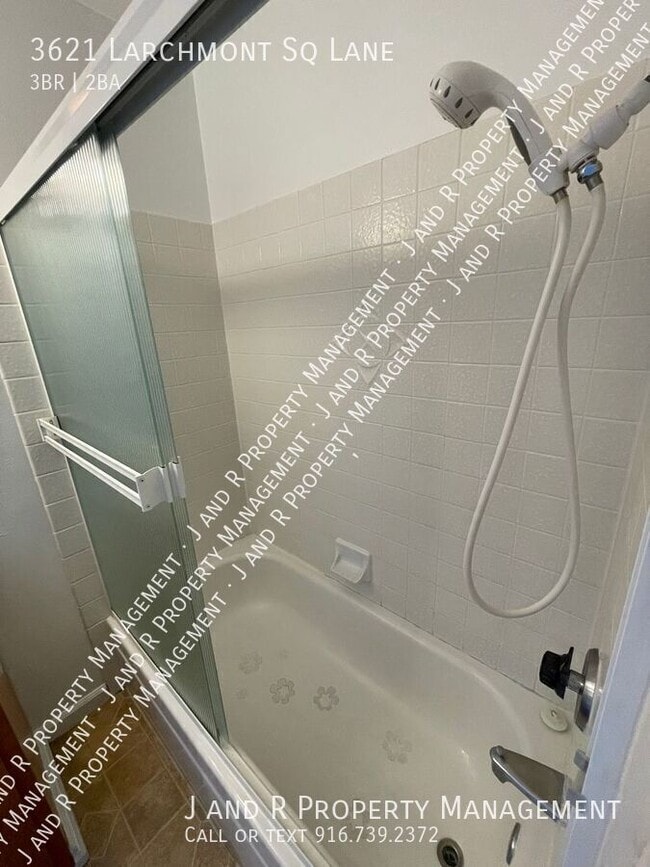 Building Photo - 3621 Larchmont Square Ln