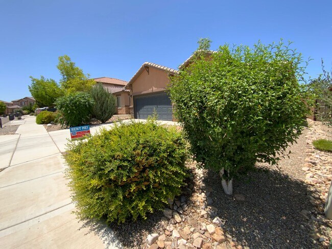 Building Photo - 3 Bedroom Single Story Home in Loma Colora...