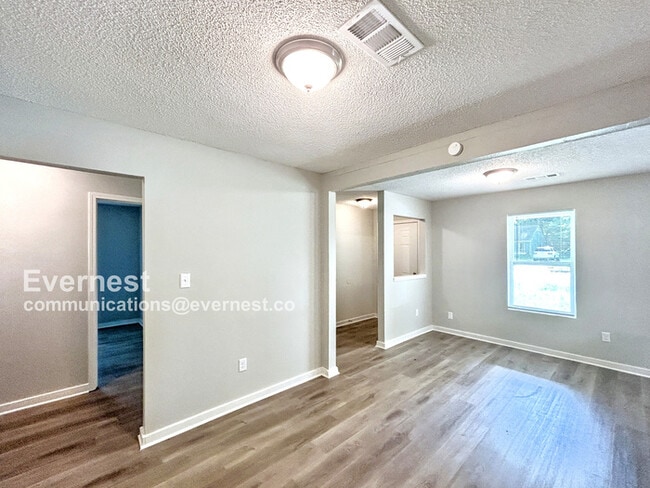 Building Photo - 3727 Kerwin Dr