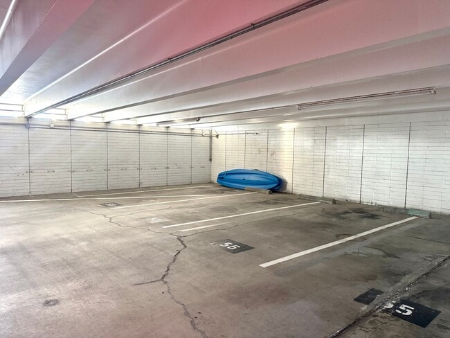 Building Photo - Waterfront Living in Naples - Furnished 2BD/2BA with Bay Views