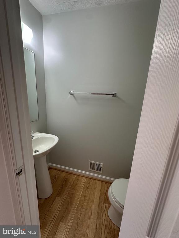 Building Photo - 104 Peridot Pl