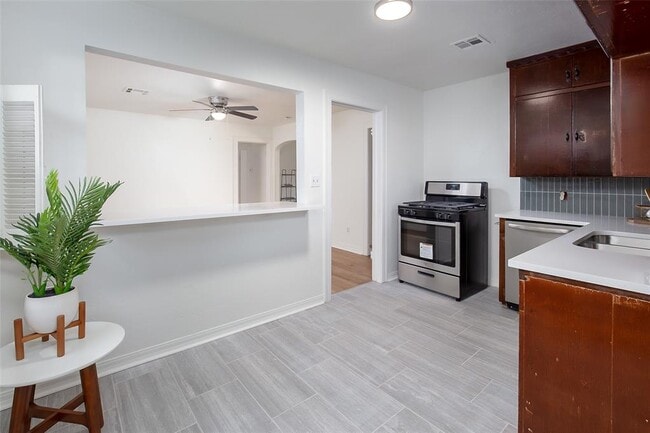 Building Photo - 721 NW 46th St