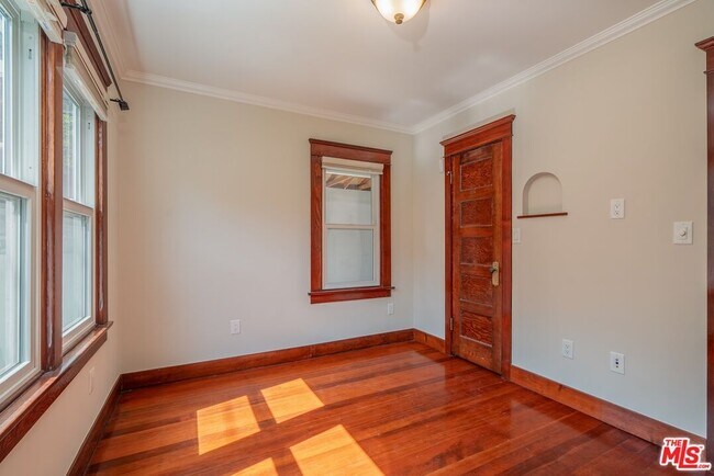 Building Photo - 4253 Fountain Ave