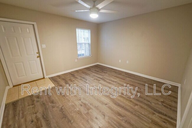 Building Photo - 241 Dixie Dr