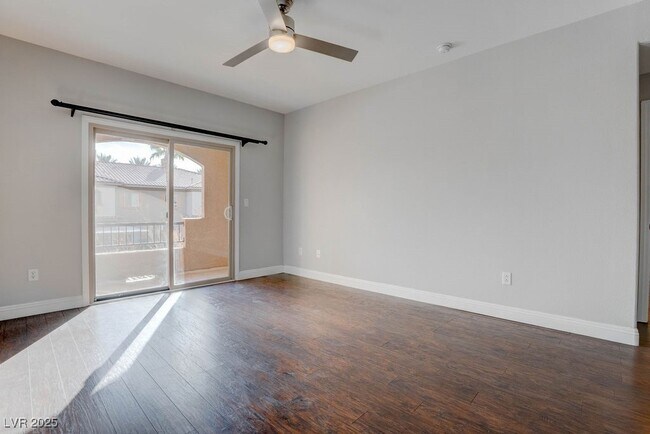 Building Photo - 7701 W Robindale Rd