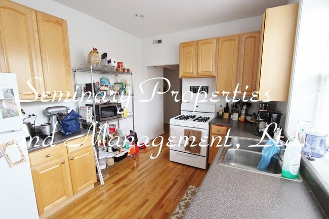 Interior Photo - 3453-55 N Bosworth