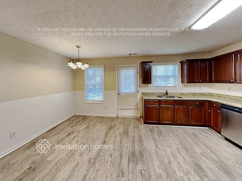 Building Photo - 3342 Kittery Dr SW