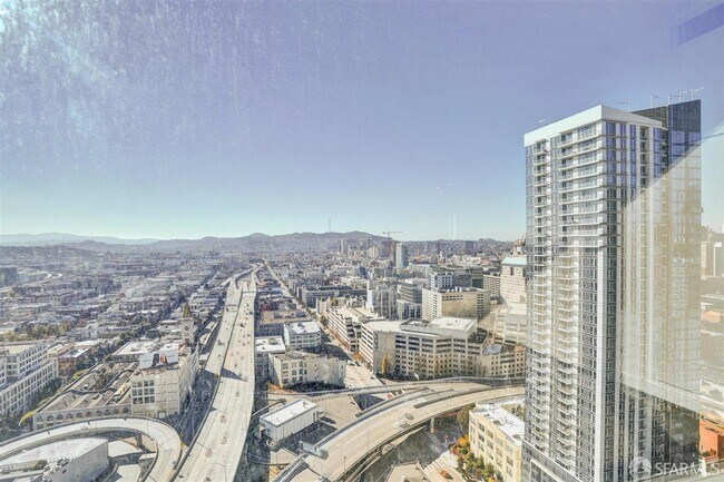 Building Photo - 425 1st St