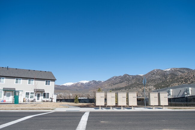 Building Photo - 378 N 100 W