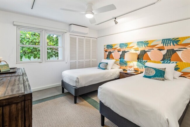 Building Photo - Elegant Home w/ Private Beach Access, Pool...