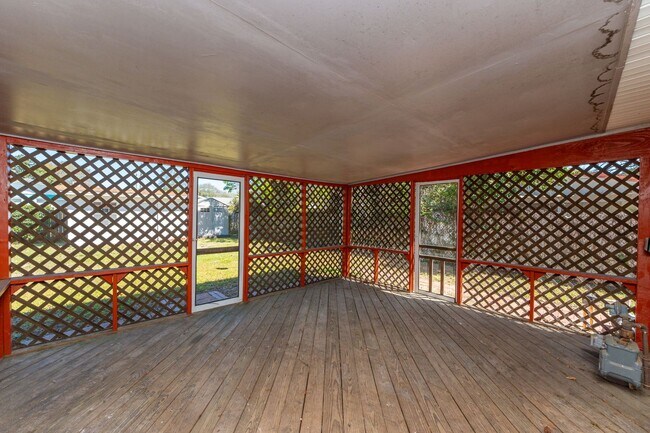 Building Photo - Updated 3 Bedroom in Great Location!