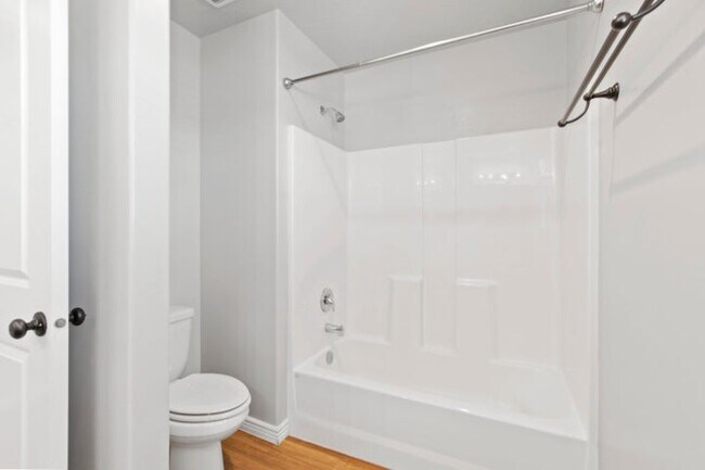 Building Photo - 1706 Honeycomb Dr