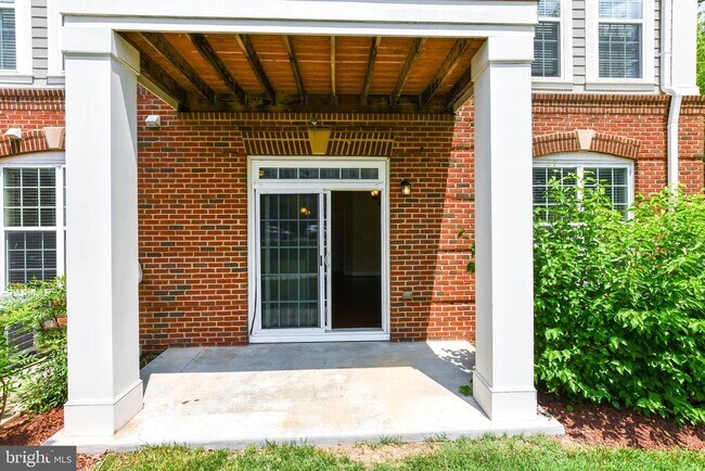 Building Photo - 3910 Doc Berlin Dr