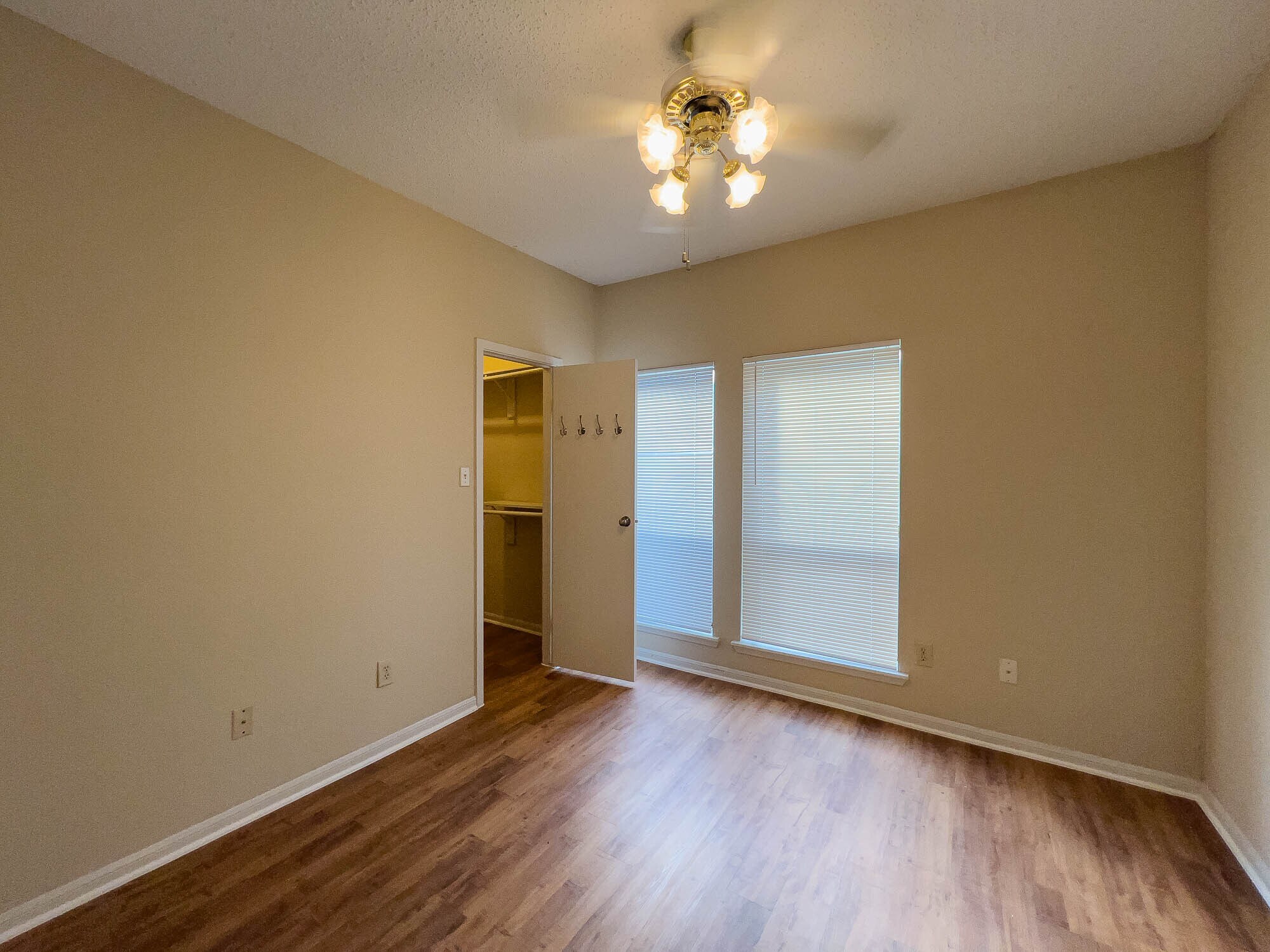 Building Photo - 2901 San Jacinto Blvd