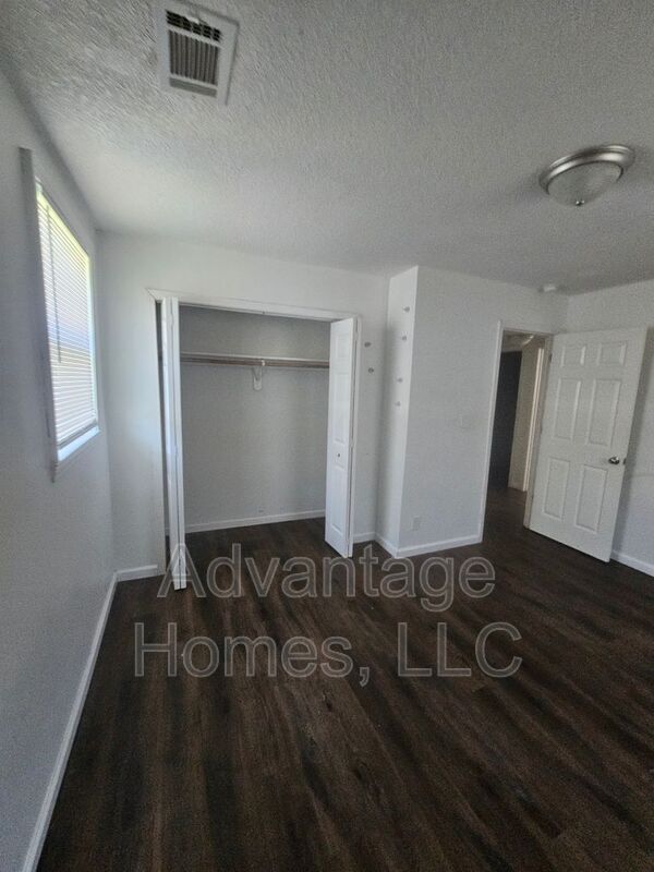 Building Photo - 746 N 70th St