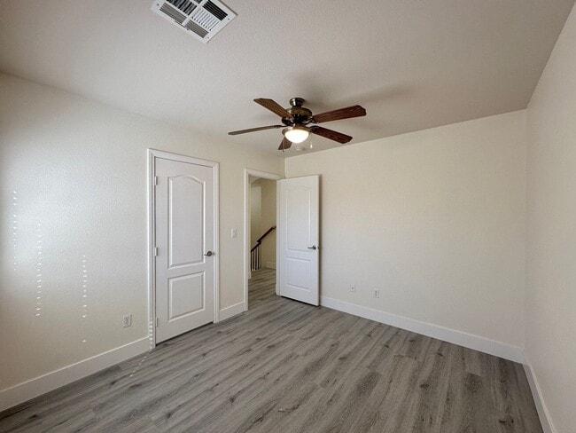 Building Photo - Centennial Heights