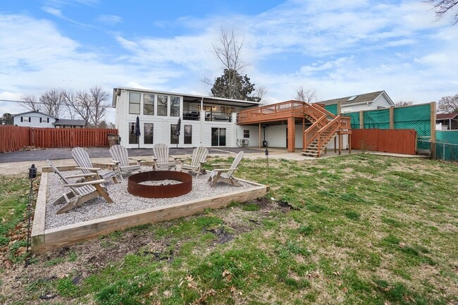 Building Photo - 6620 Upton Ln