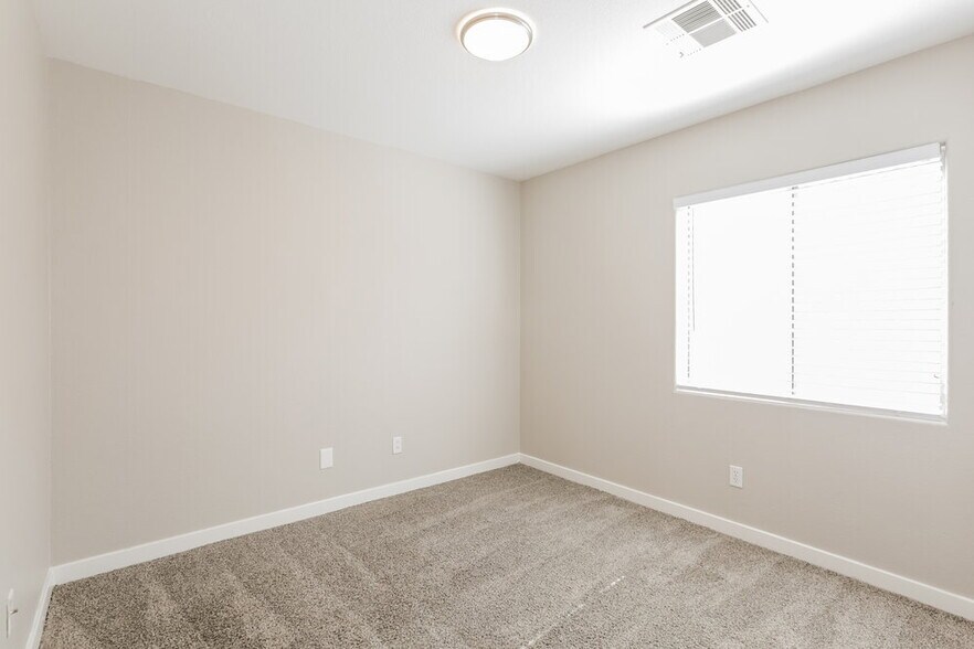 Building Photo - 5162 Dillingham Dr