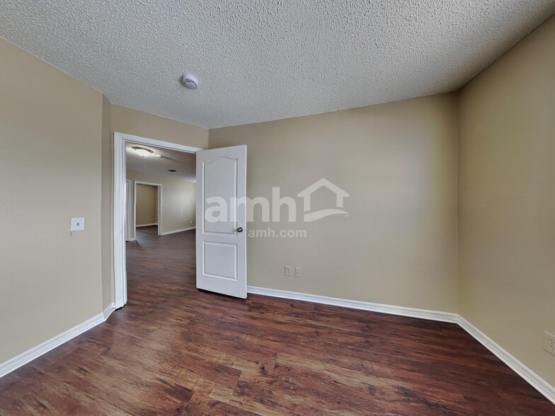 Building Photo - 1226 Loretto Cir