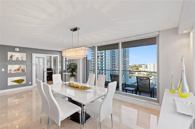 Building Photo - 1920 S Ocean Dr