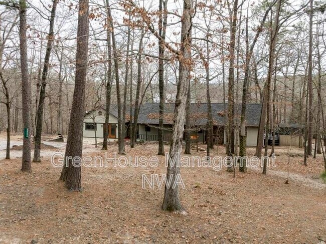 Building Photo - 8984 Falls Hollow Rd