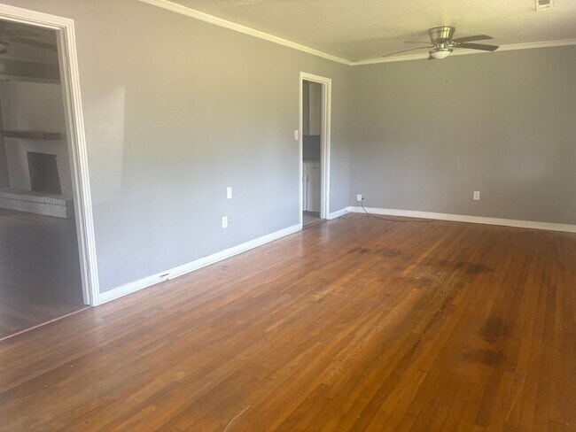 Building Photo - 1526 W McDowell Rd