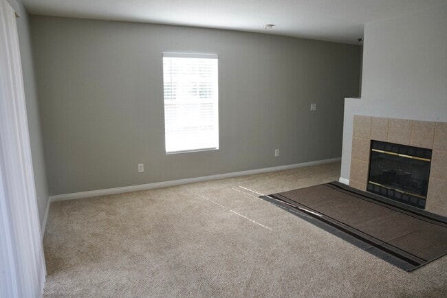 Building Photo - 2090 Highpointe Dr