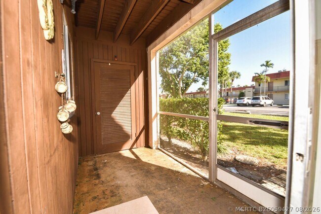 Building Photo - 6054 Forest Hill Blvd