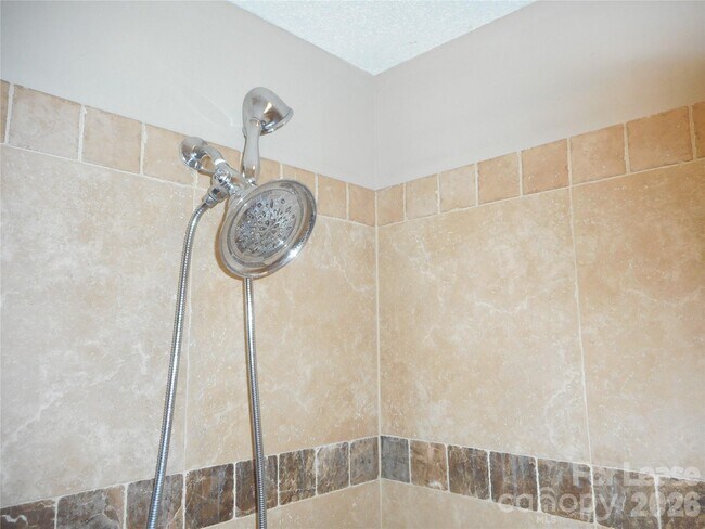 Building Photo - 8431 Leeper Dr