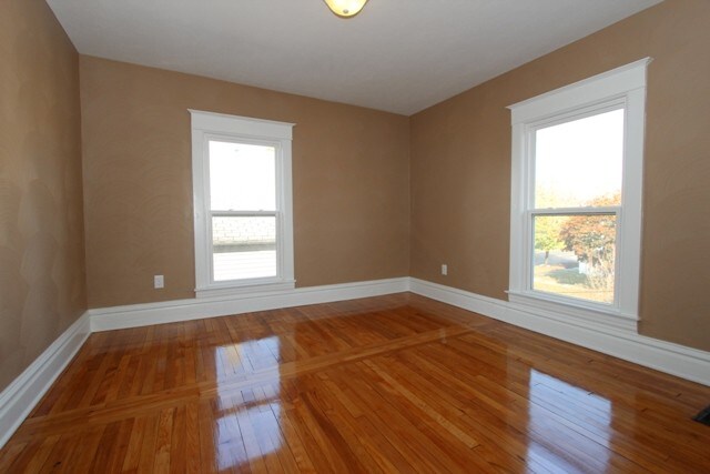 Building Photo - 1054 Sibley St NW