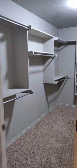 Building Photo - 205 Ashley Dr