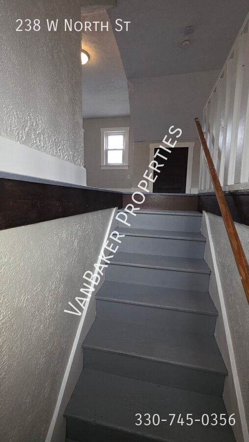 Building Photo - 238 W North St