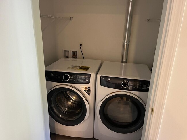 Building Photo - 63 Winter St