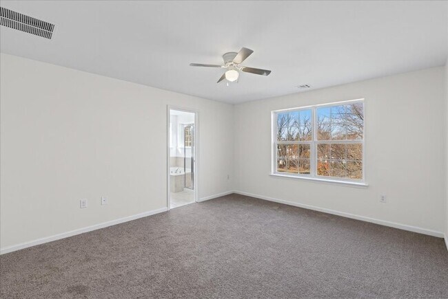 Building Photo - 1 Creekside Wy