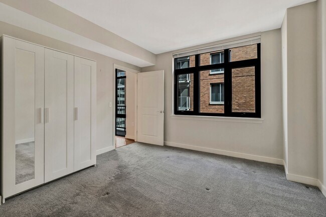 Building Photo - 1117 10th St NW