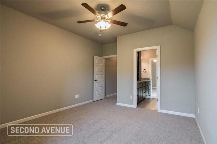 Building Photo - 2401 Los Angeles Ave