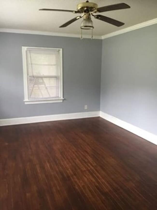 Building Photo - 3 Bed 1 Bath House in Washington