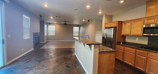 Building Photo - Lone Mountain Heights Luxury Living! 1st-m...